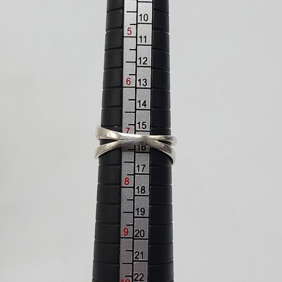 Sterling Silver Crossover Band Ring For Women Vintage Size 7 - Picture 8 of 8